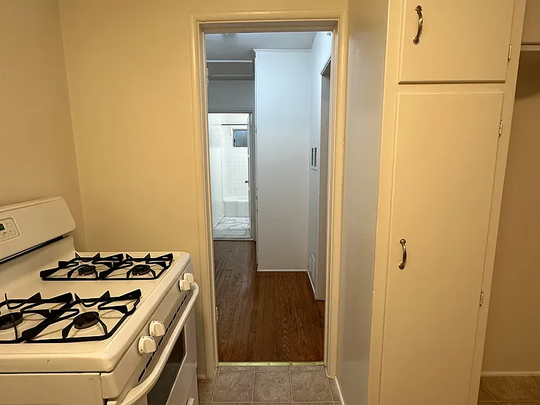 331 W Alameda Ave #C — Photo 5