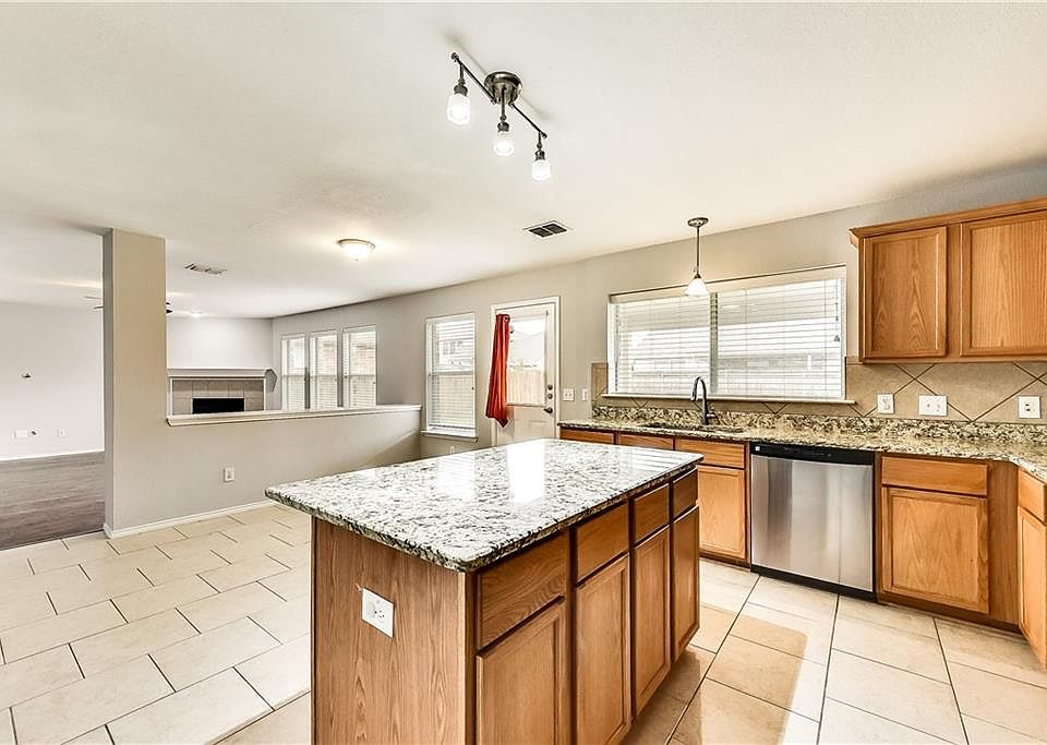 1st image of 309 Highland Meadows Dr