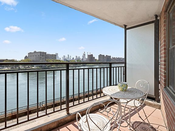 4th image of 55 E End Ave APT 3C