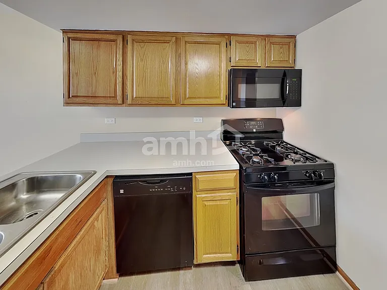 1457 Root St — Photo 3