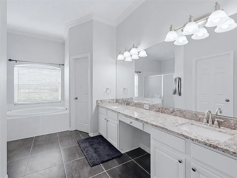 4617 Egmont Dr — Photo 25