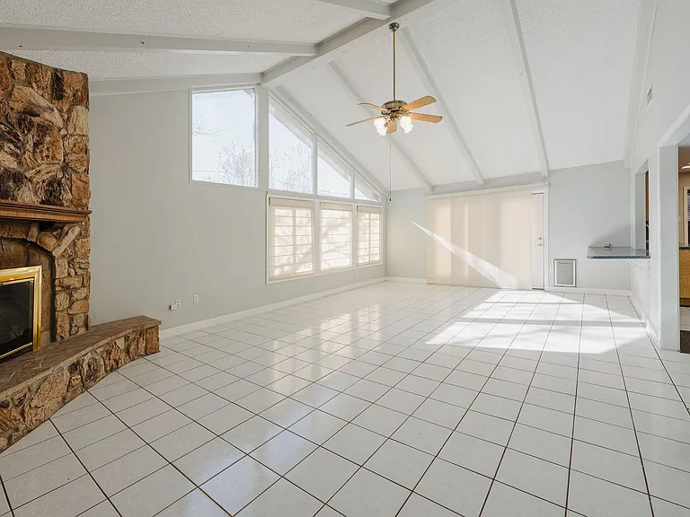 4018 Amherst Ave — Photo 5