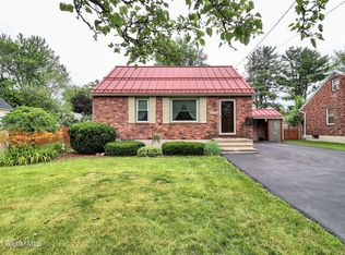 2055 Curry Rd, Schenectady, NY 12303