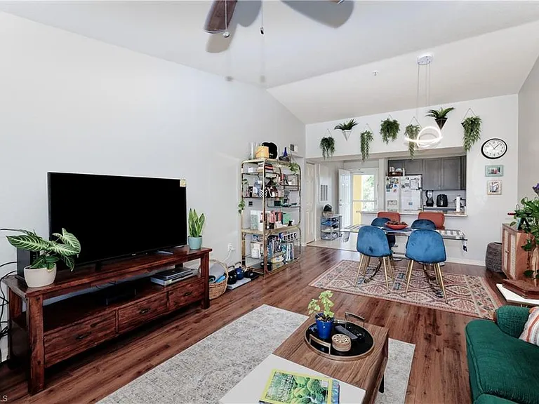 8294 Key Royal Cir #1633 — Photo 16