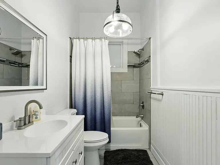 223 Edith Blvd SE — Photo 7