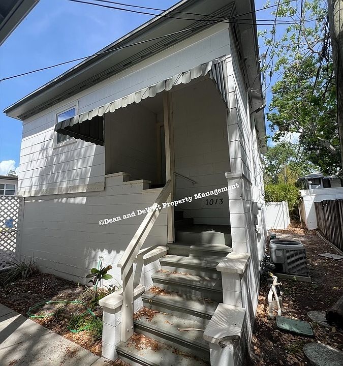 1st image of 1013 Locust St NE