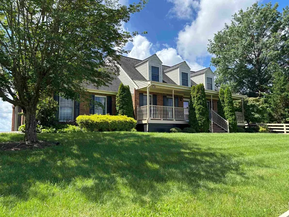 2049 Mudpike Rd, Christiansburg, VA 24073