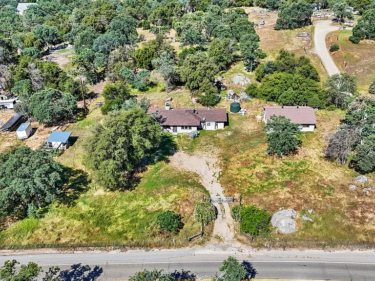 31331 Auberry Rd — Photo 31