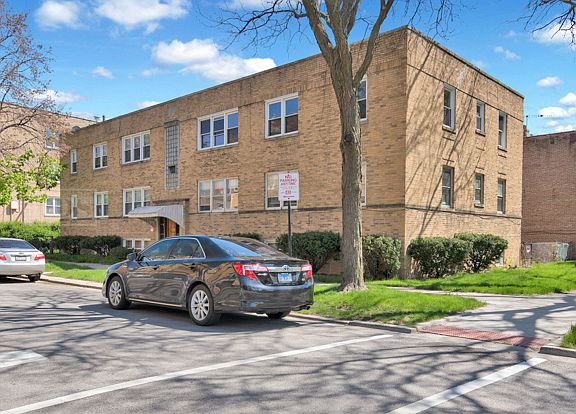 2nd image of 5241 N Rockwell St APT 2B