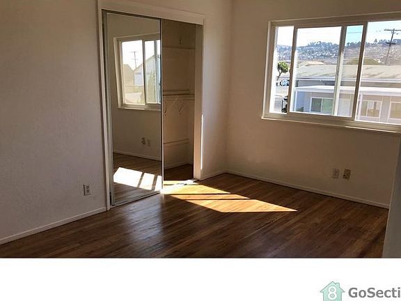 4th image of 300 S 36th St APT D