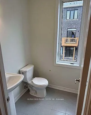 787 Kootenay Path N — Photo 16