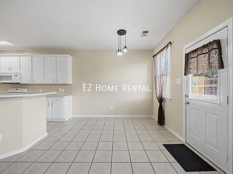 2951 Hackamore Hollow Ln — Photo 7