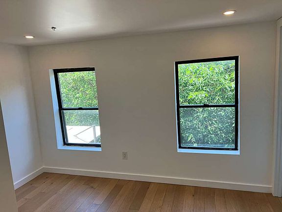 5th image of 26 Park Pl #4