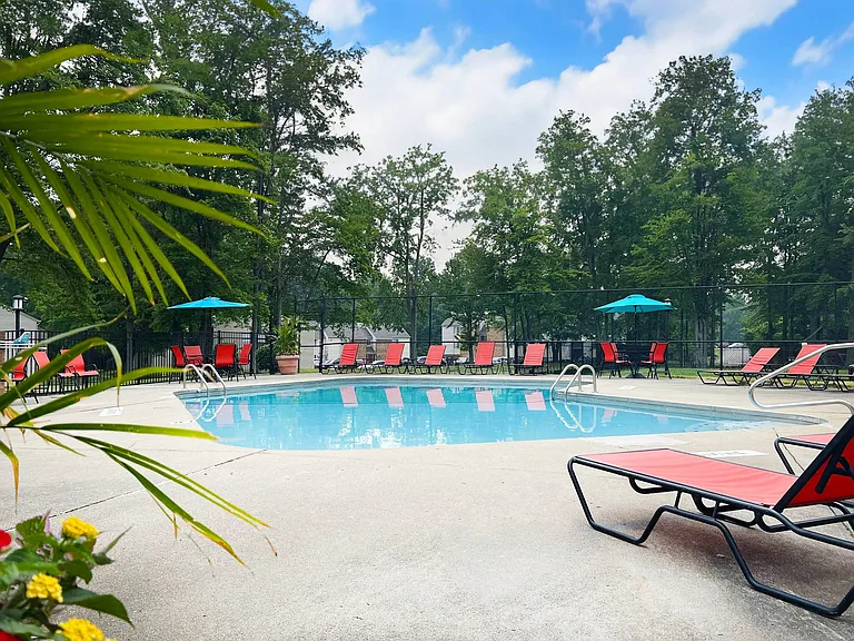 Hunter's Creek Apartments — Photo 7
