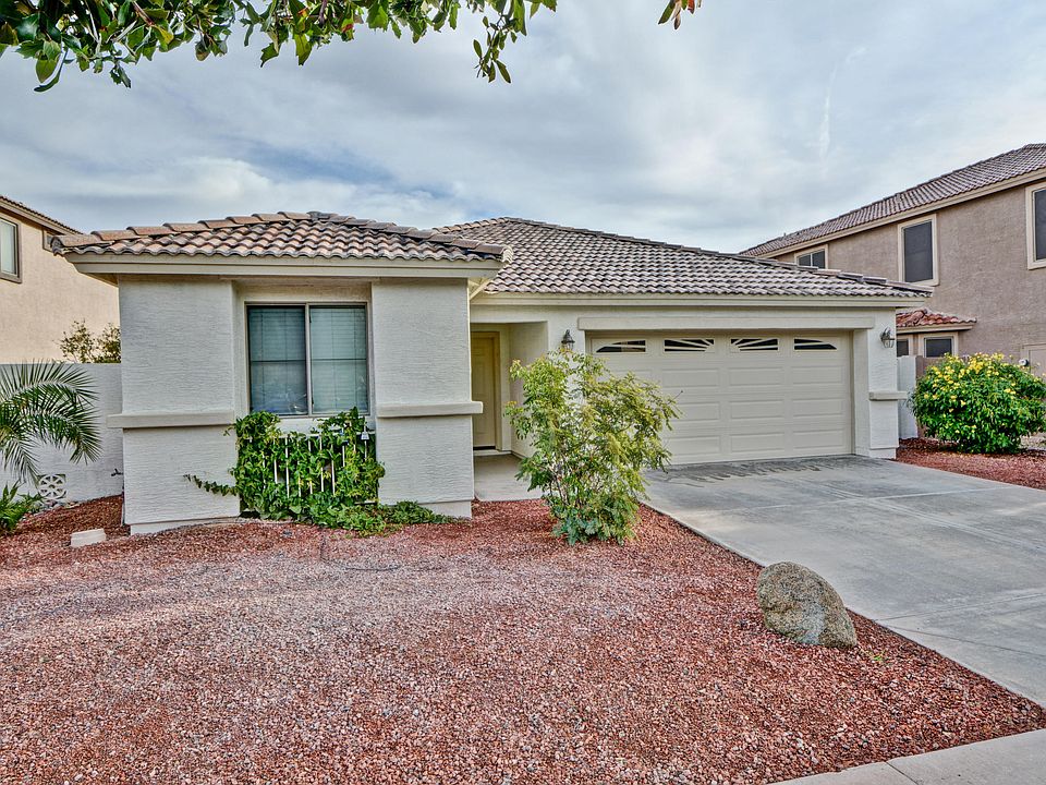 1st image of 605 S 153rd Ln