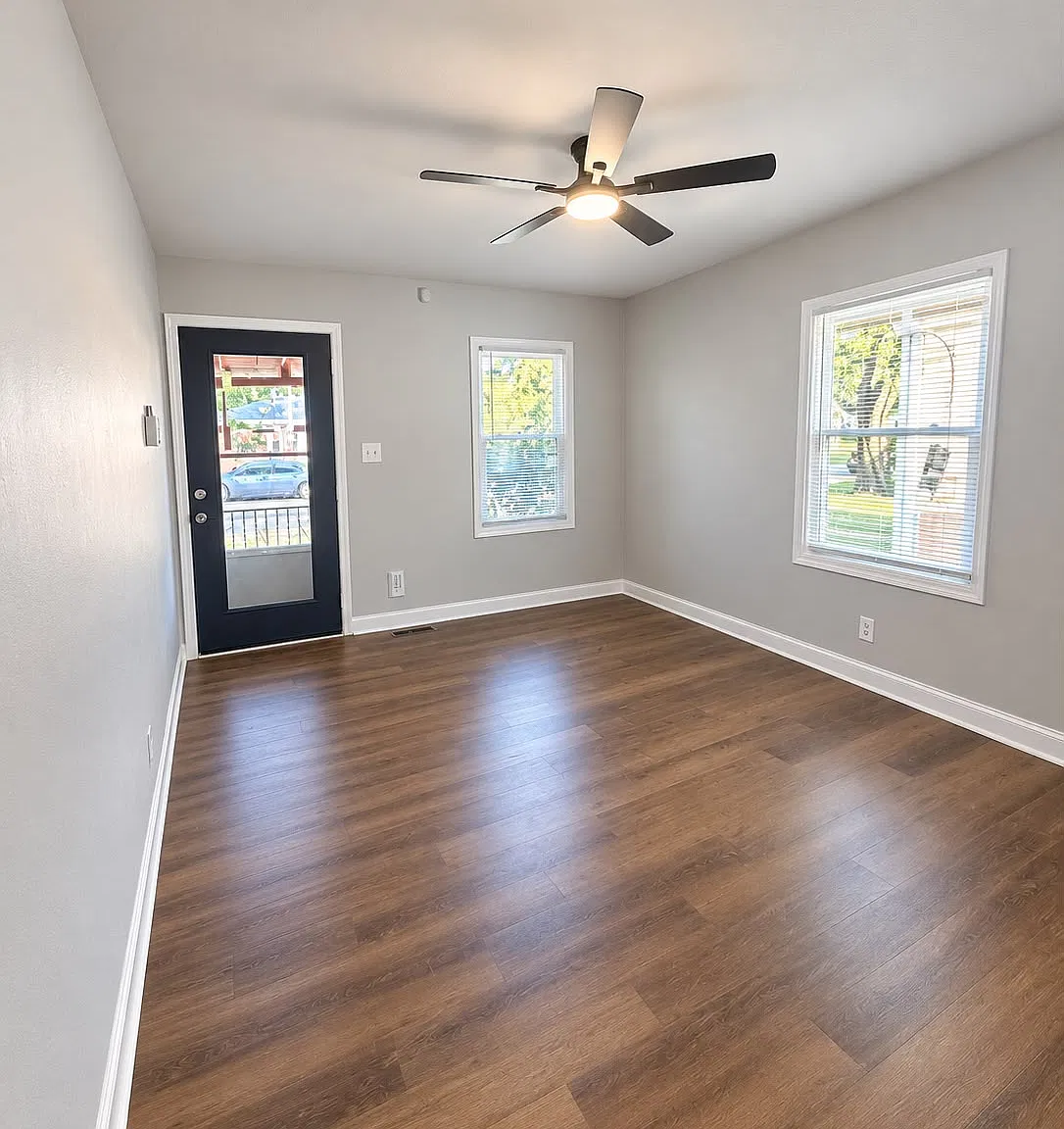 4411 Gatewood Avenue - 1 — Photo 3
