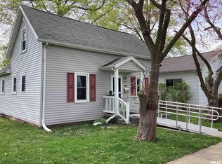 314 W Locust St, Chatham, IL 62629