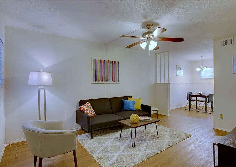 816 W North Loop Blvd #111