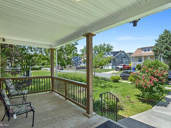 3rd image of 2923 Woodland Ave