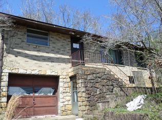 1590 Coal River Rd, Saint Albans, WV 25177