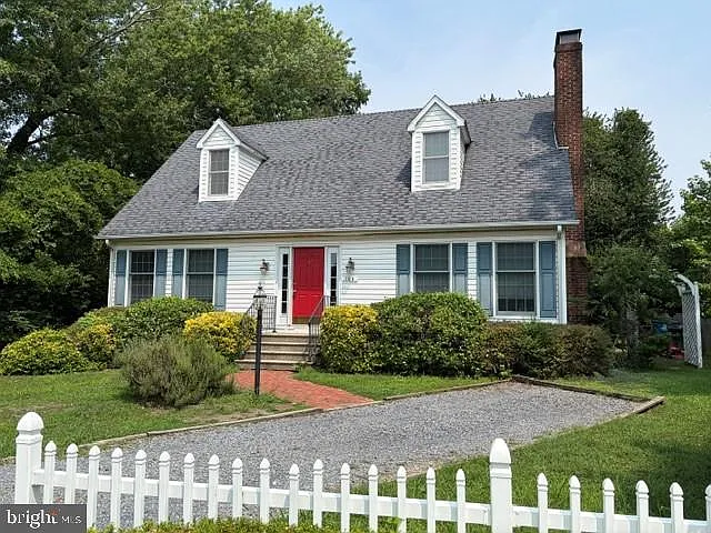 4 bed, 2.0 bath, 1680 sqft, $2,400 — Photo 2