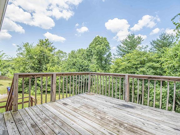 5th image of 1313 Whittbier Dr