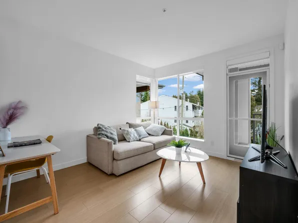 5460 Broadway #318, Burnaby, BC V5B 0B4