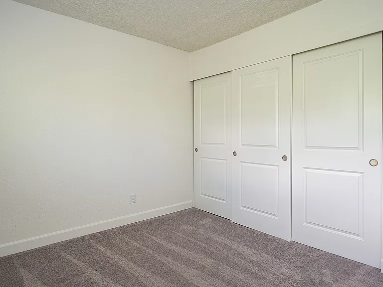 81 Powell — Photo 21