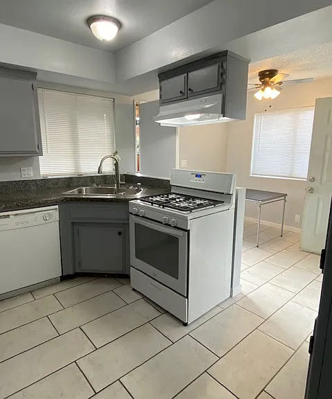 20240 Park Rd #D — Photo 1