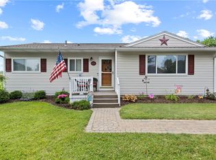 111 Crimson Bramble Rd, Rochester, NY 14623