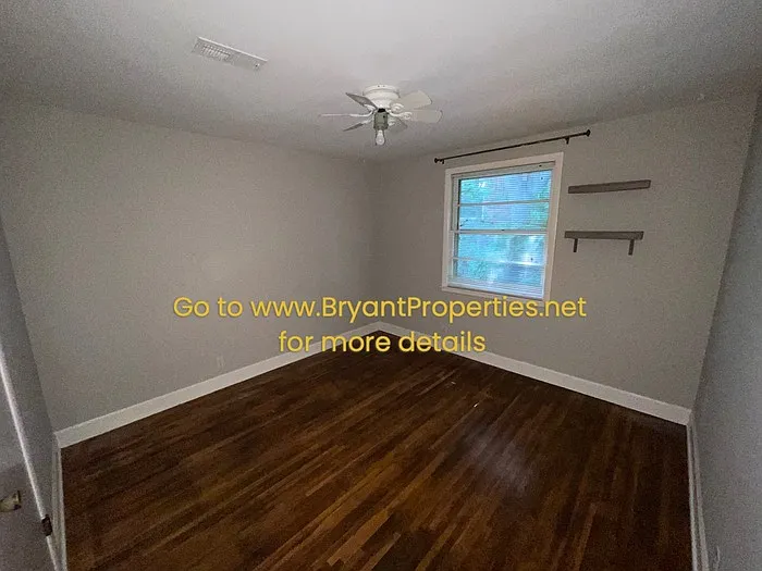 1915 Sweetbriar Ave #B — Photo 8