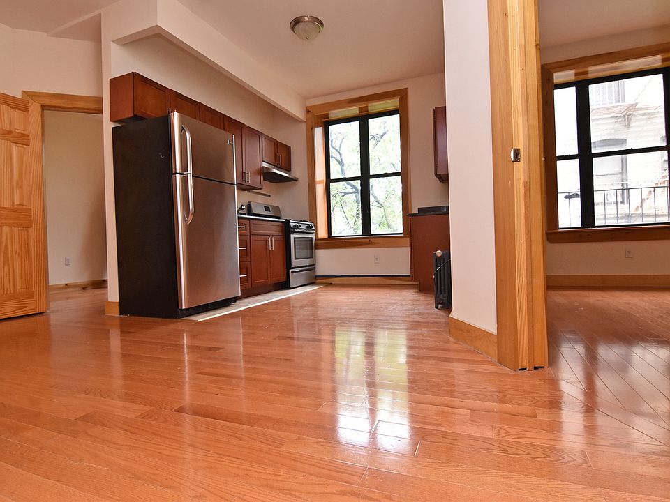 1st image of 2 Saint Nicholas Pl APT 22