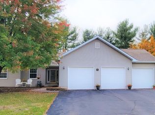 503 Hillcrest Dr, Roberts, WI 54023