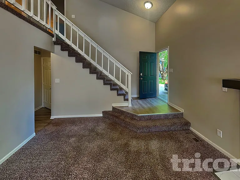 6907 Tartan Ct — Photo 2