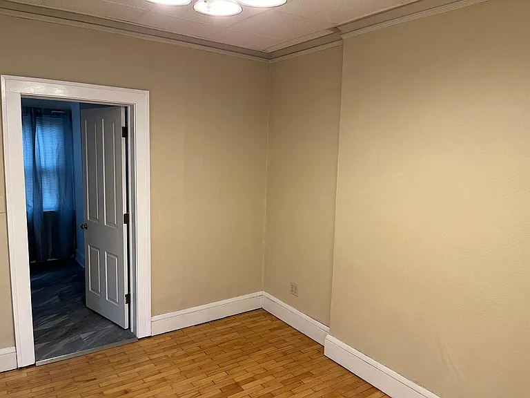 502 N Union St — Photo 3