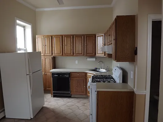 Rented by Capri Jet Realty Corp | media 6