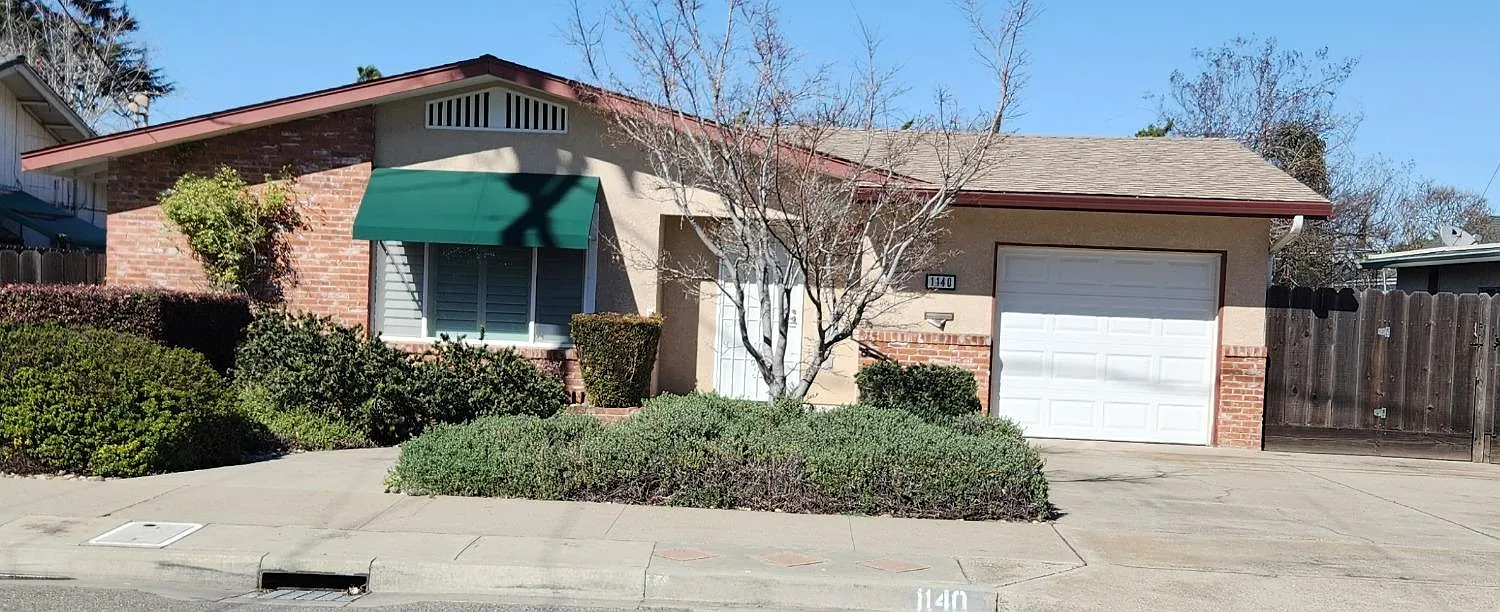 1140 Allen St photo 1