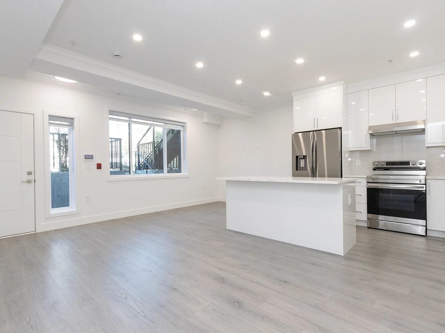 3 bed, 1201 sqft, $3,400 — Photo 4