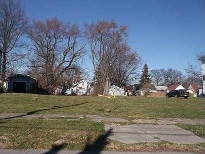 1st image of 256 E Lucius Ave