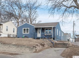 8332 Park Dr, Omaha, NE 68127