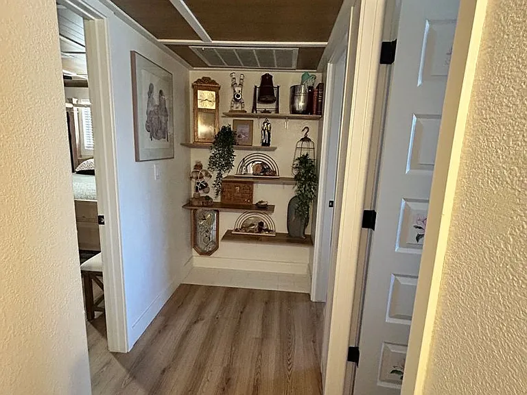 3417 Thunderbird Dr — Photo 10