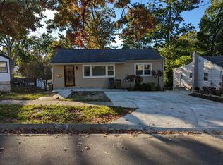 402 Woodburn Rd, Rockville, MD 20851