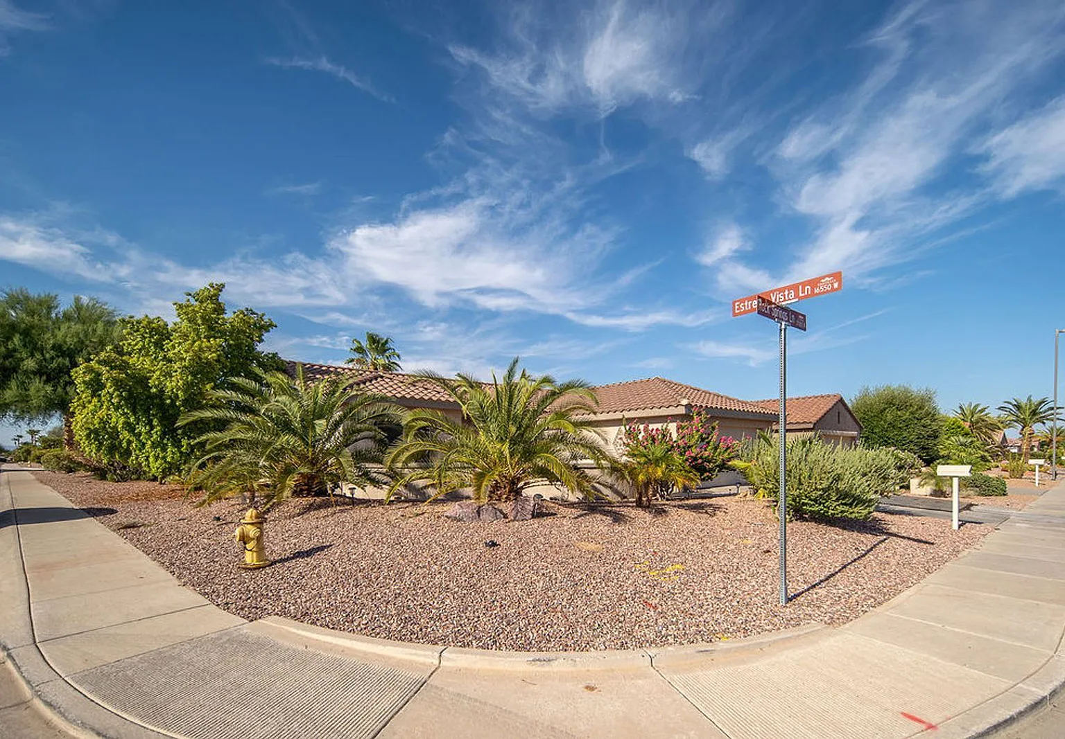 2 bed, 2.0 bath, 1414 sqft, $1,900 — Photo 1