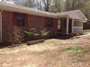 254 1st St, Statham, GA 30666