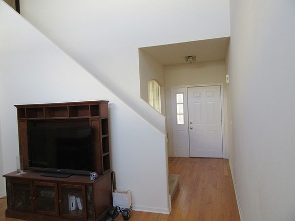 3rd image of 440 E Thornhill Ln