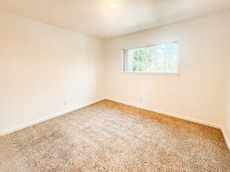 8850 Olive Ln #18 — Photo 4