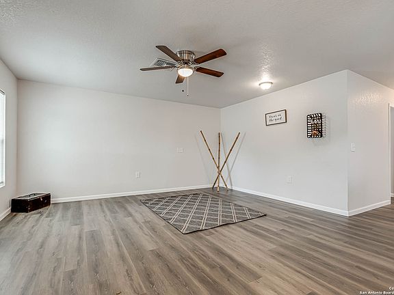 5th image of 16227 BEAR RUN ST