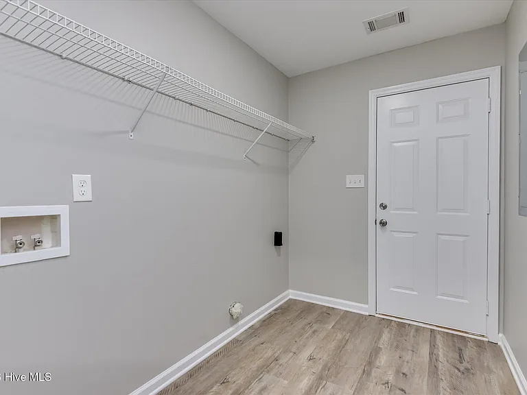 7604 Pleasantville Way — Photo 41