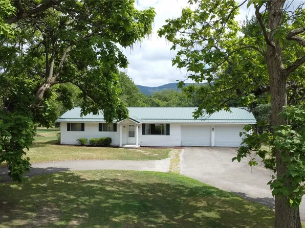 1210 Connellsville Rd N, Lemont Furnace, PA 15456