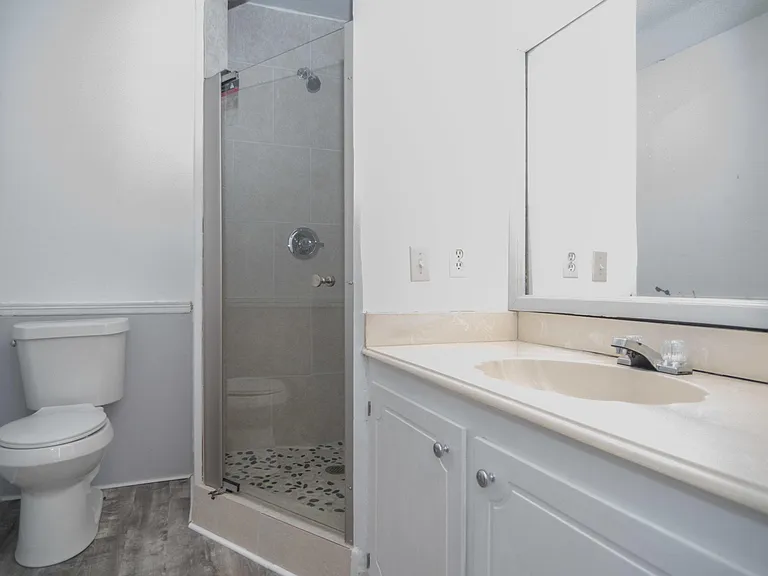 111 Valencia Dr — Photo 9